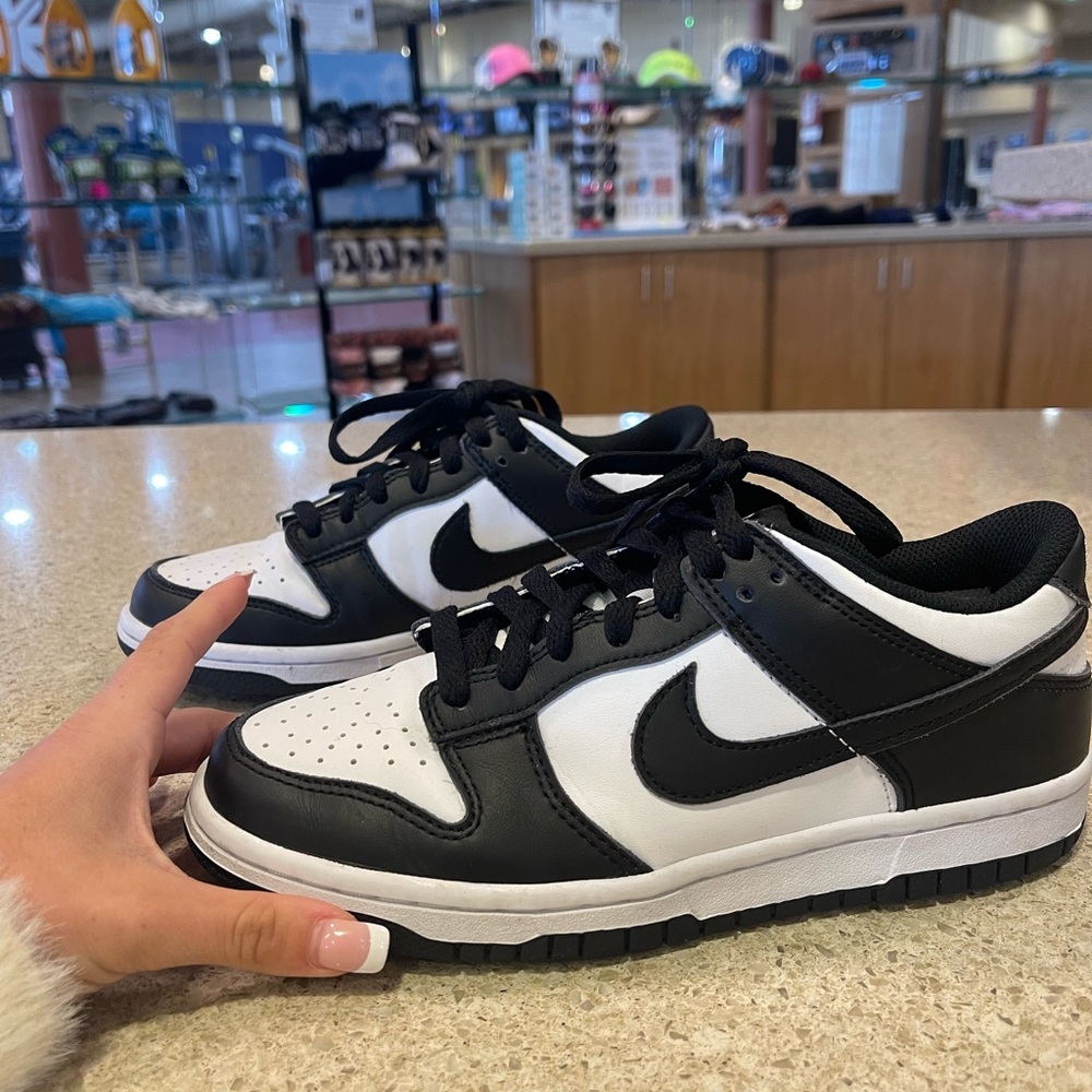 Nike low dunks panda